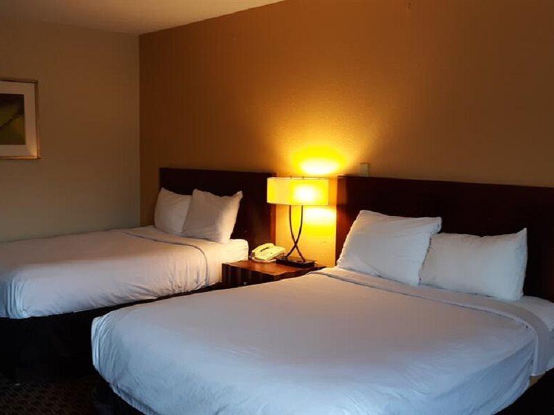 Baymont By Wyndham Williamsburg Hotell Eksteriør bilde