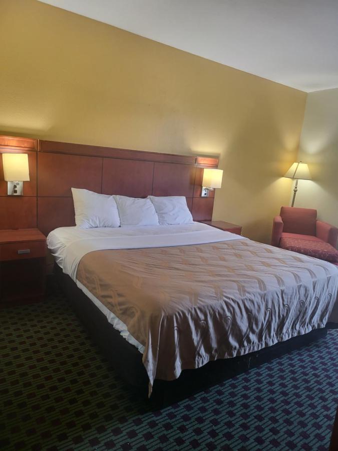 Baymont By Wyndham Williamsburg Hotell Eksteriør bilde