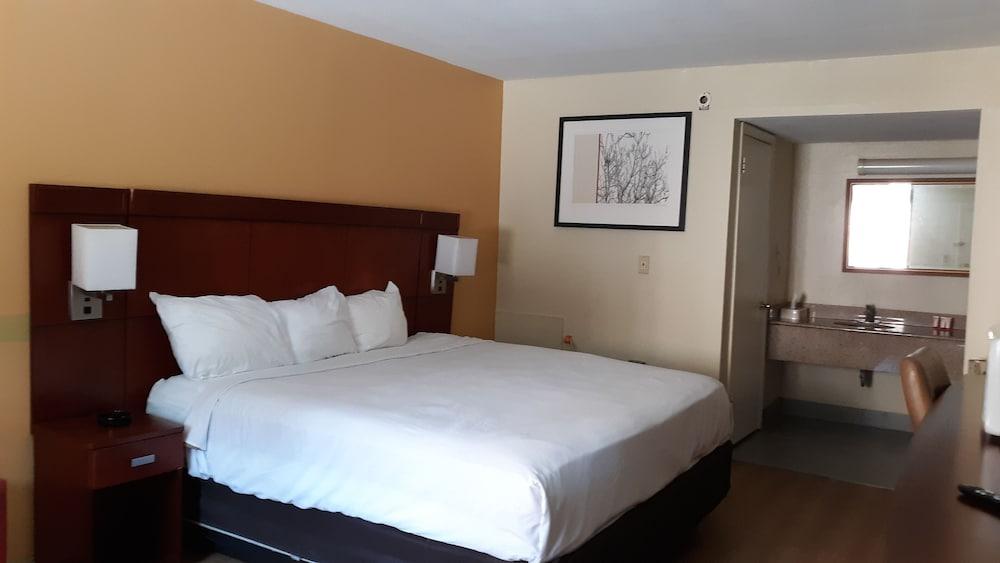 Baymont By Wyndham Williamsburg Hotell Eksteriør bilde