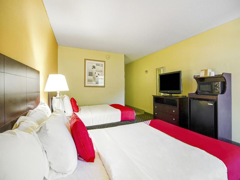 Baymont By Wyndham Williamsburg Hotell Eksteriør bilde