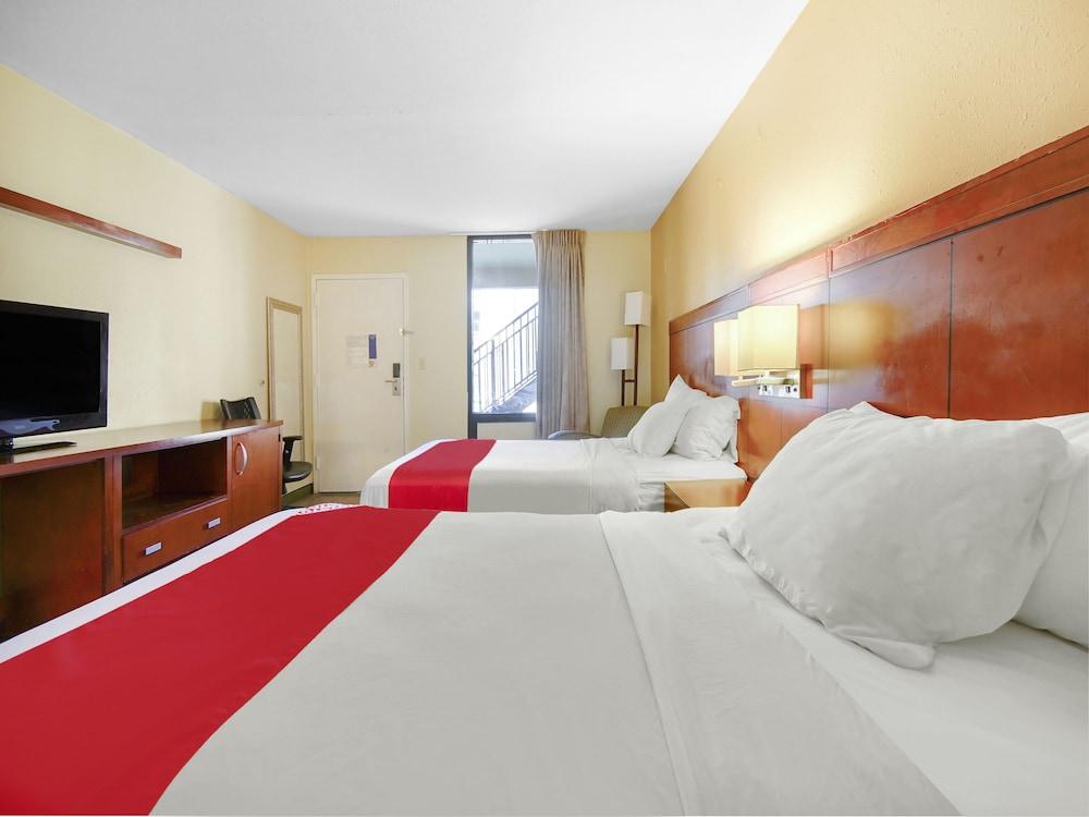 Baymont By Wyndham Williamsburg Hotell Eksteriør bilde