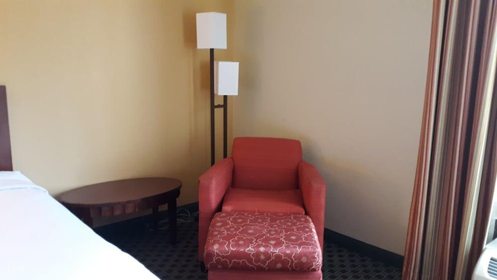 Baymont By Wyndham Williamsburg Hotell Eksteriør bilde