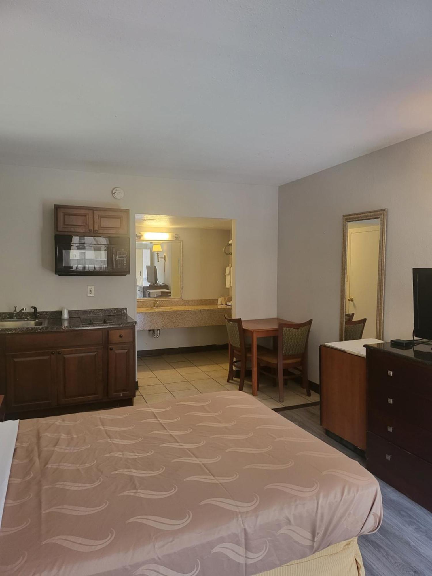 Baymont By Wyndham Williamsburg Hotell Eksteriør bilde