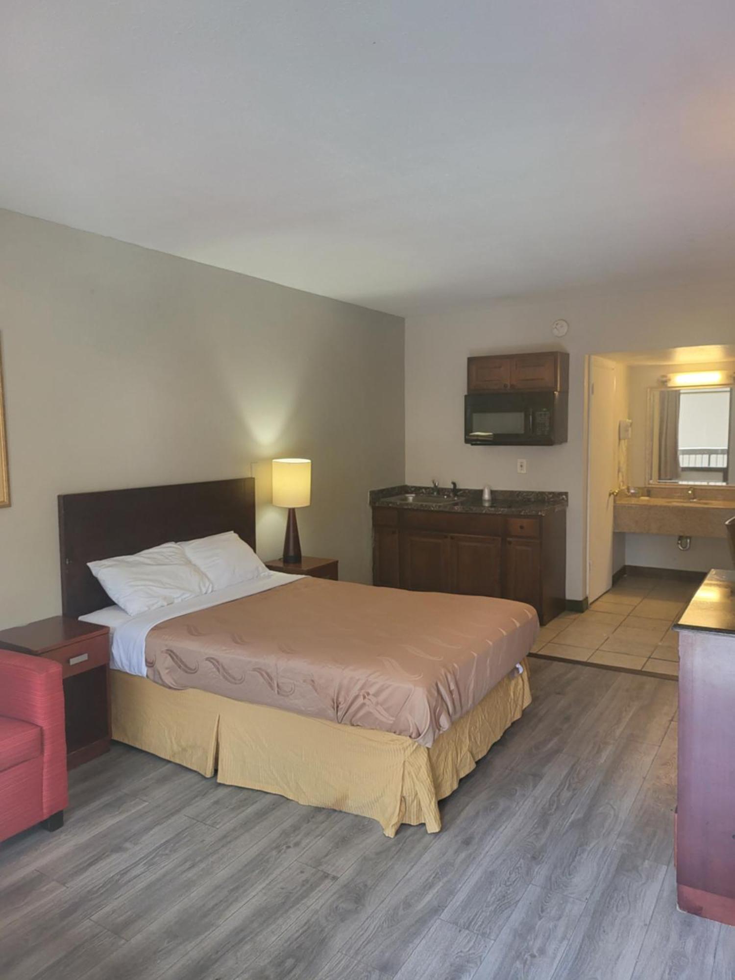 Baymont By Wyndham Williamsburg Hotell Eksteriør bilde
